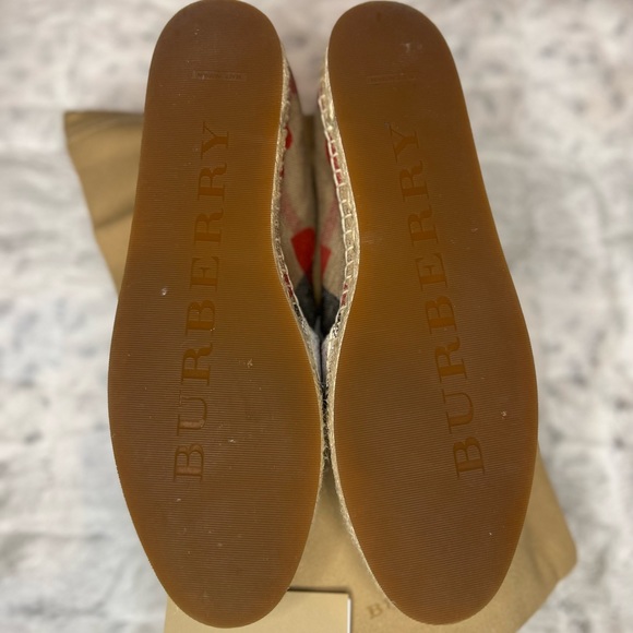 AUTHENTIC and RARE Burberry Heart and Canvas Check Espadrilles - Picture 12 of 12